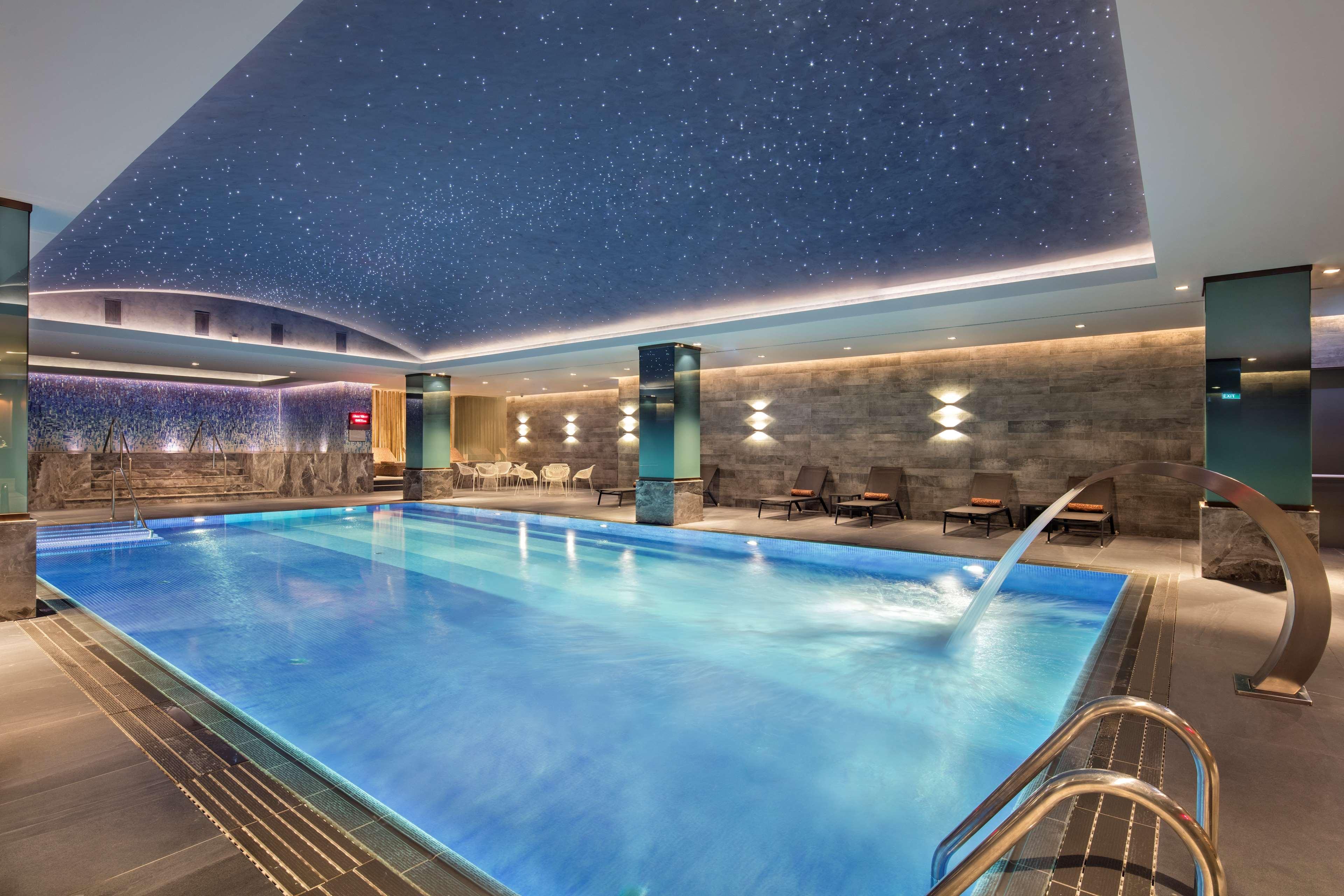 فندق دبل تري باي هيلتون سكوب سكوبجي المظهر الخارجي الصورة The pool at the hotel