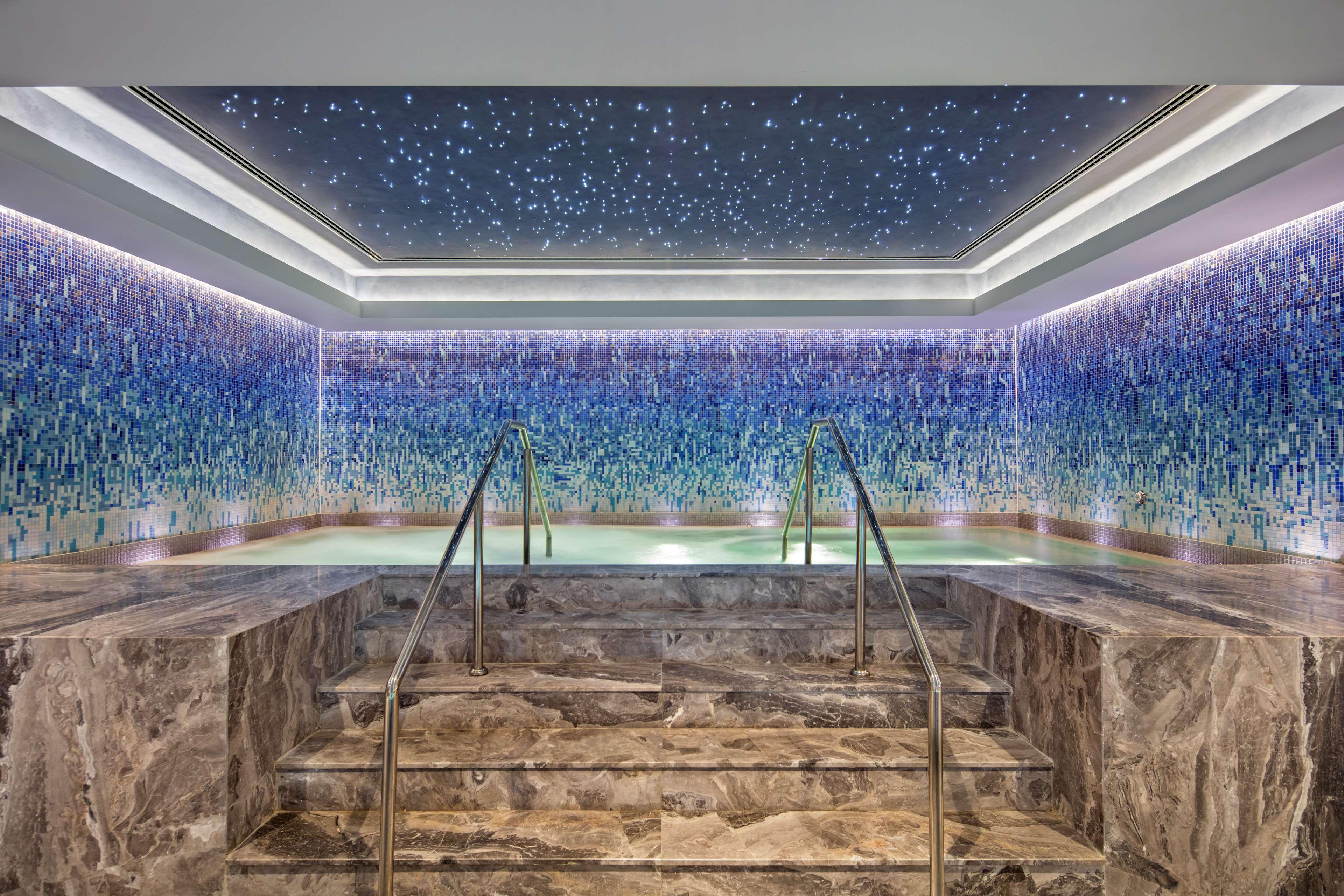 فندق دبل تري باي هيلتون سكوب سكوبجي المظهر الخارجي الصورة The spa at the Four Seasons Hotel, Istanbul