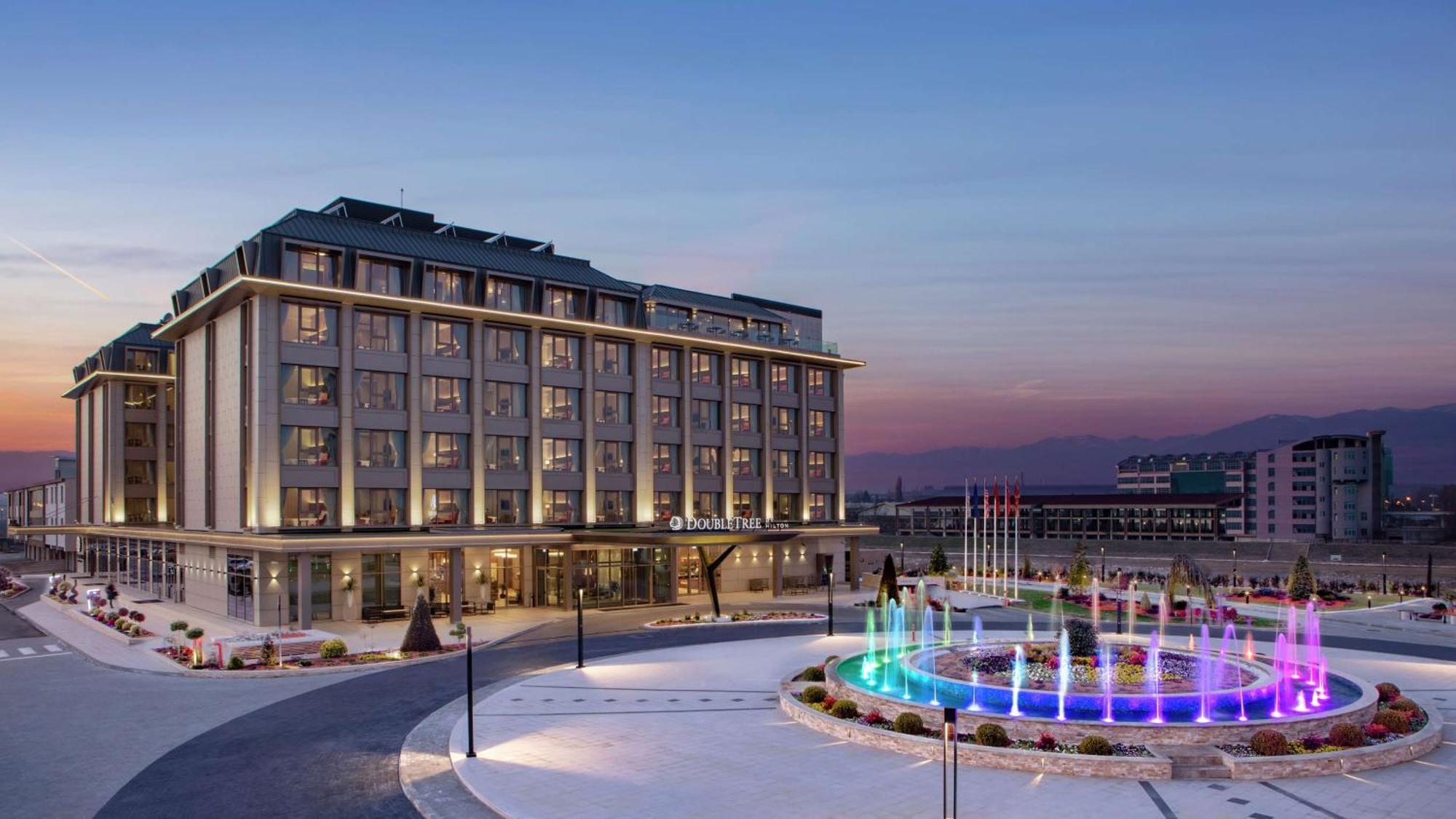 فندق دبل تري باي هيلتون سكوب سكوبجي المظهر الخارجي الصورة Hilton Athens