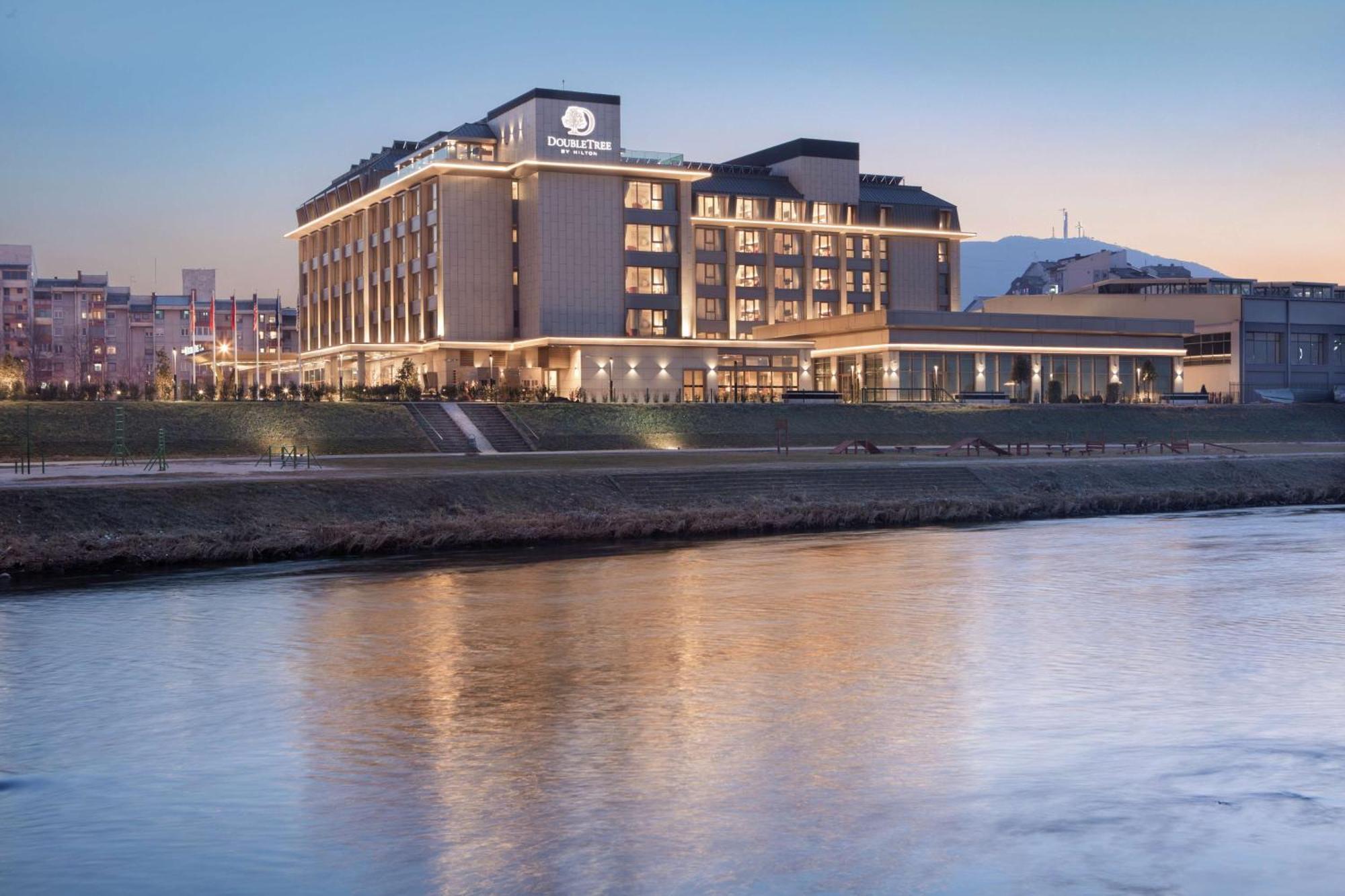 فندق دبل تري باي هيلتون سكوب سكوبجي المظهر الخارجي الصورة The Westin Chosun Hotel